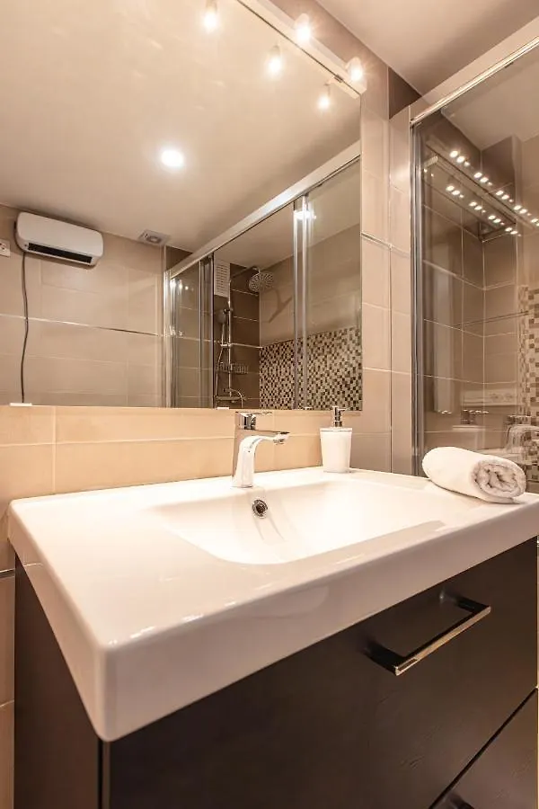Apartamento Holidays, Tripp, 1 Dormitorio, 4 Personas, Terraza Sierra Nevada